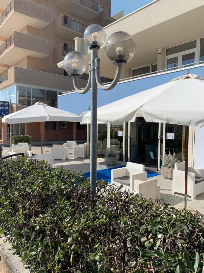Hotel Croce Del Sud リミニ エクステリア 写真