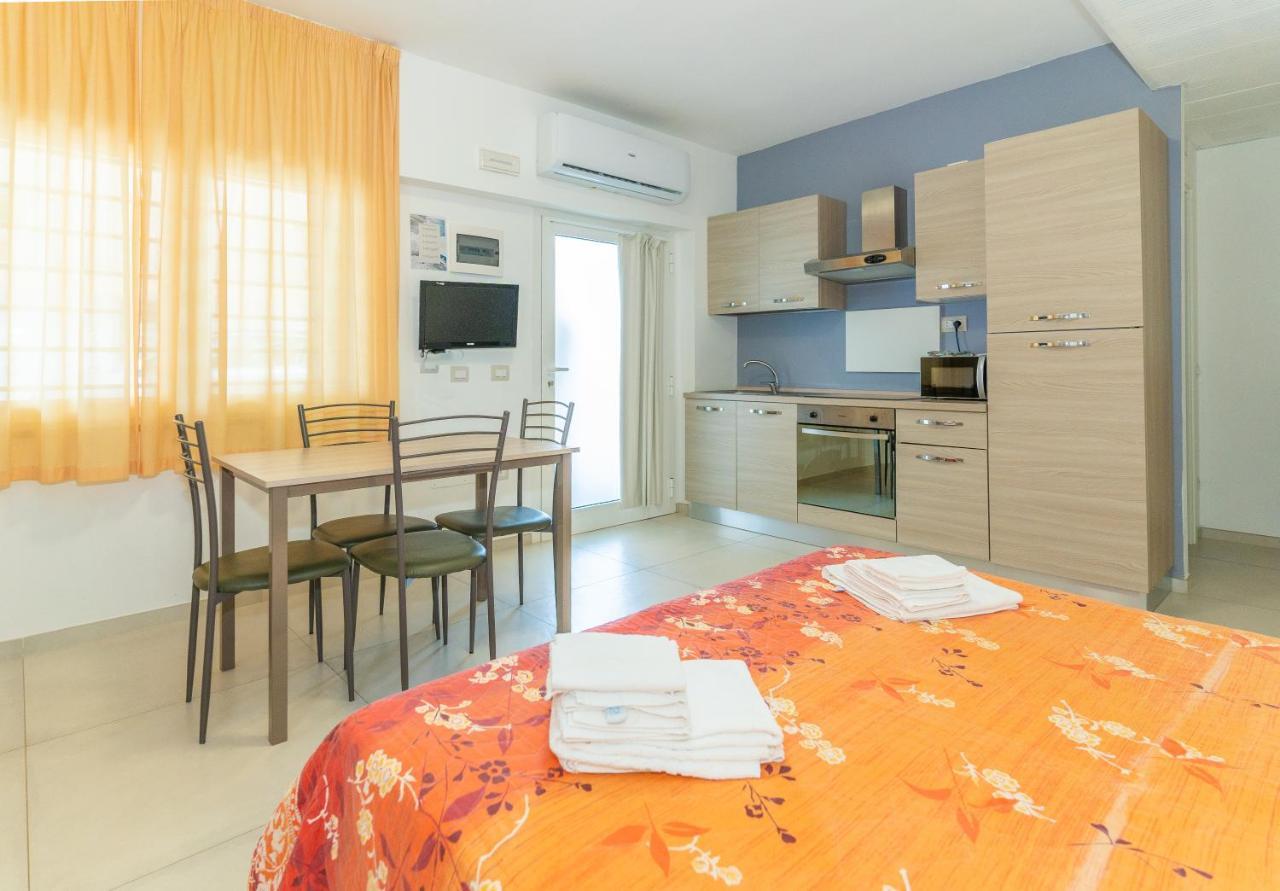 Hotel Croce Del Sud リミニ エクステリア 写真
