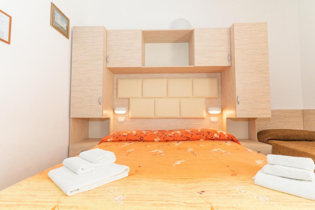 Hotel Croce Del Sud リミニ エクステリア 写真