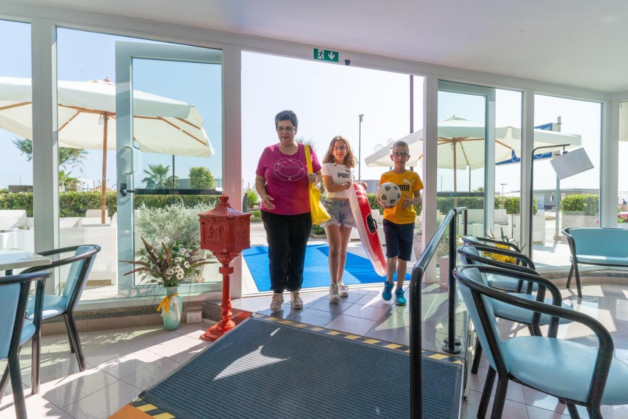 Hotel Croce Del Sud リミニ エクステリア 写真