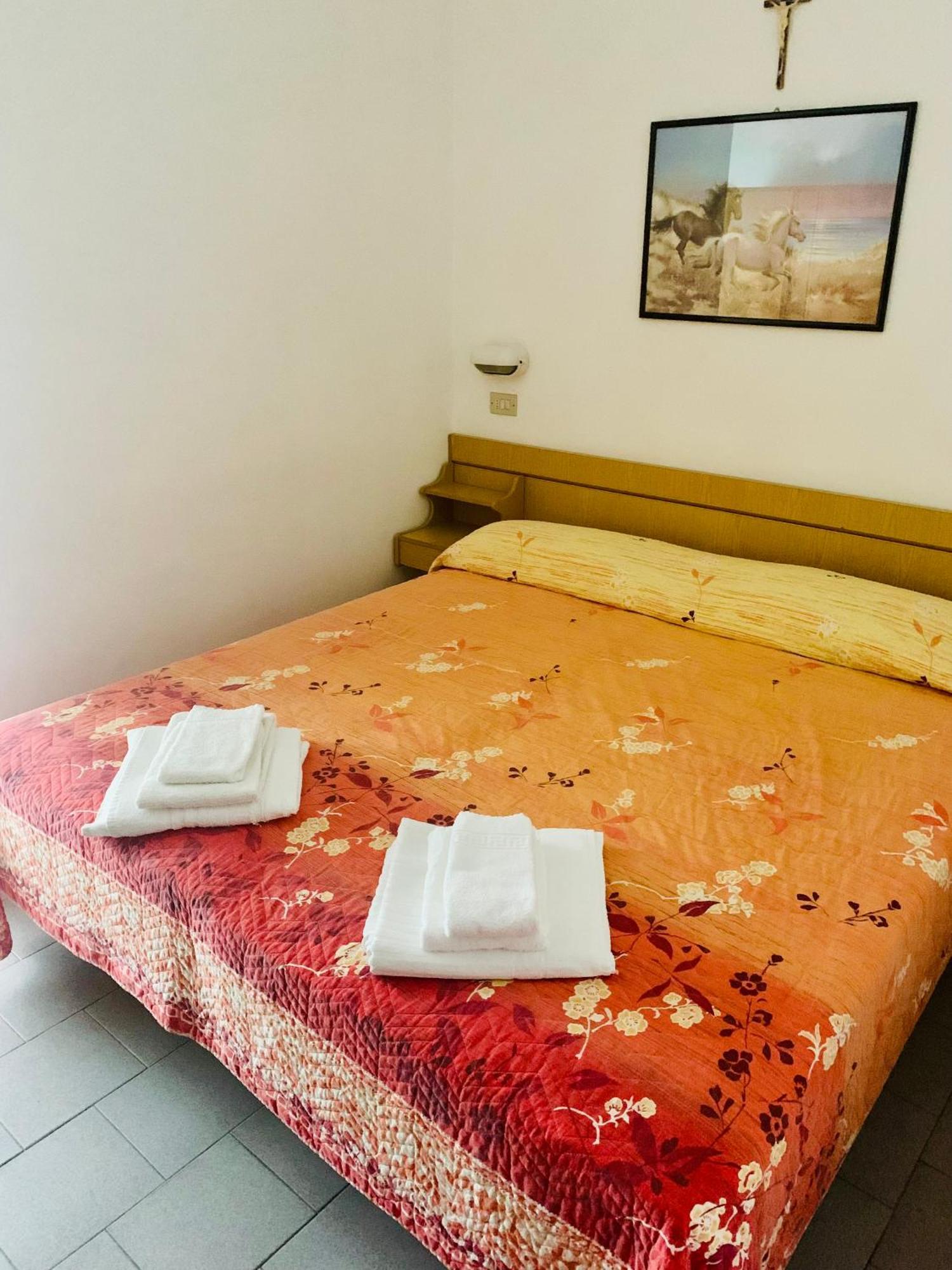 Hotel Croce Del Sud リミニ エクステリア 写真